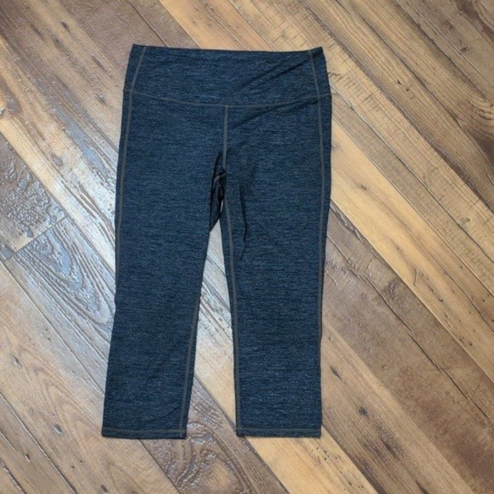 Athleta Chaturanga Quest Capri Leggings